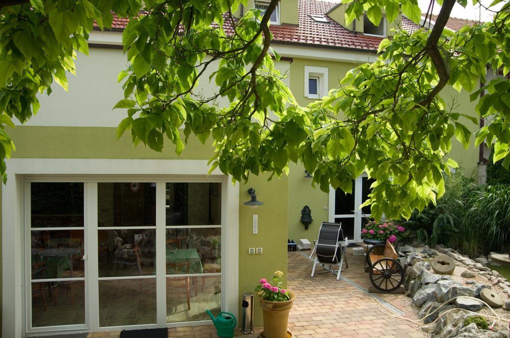 Pension Kiwi Mikulov Kültér fotó